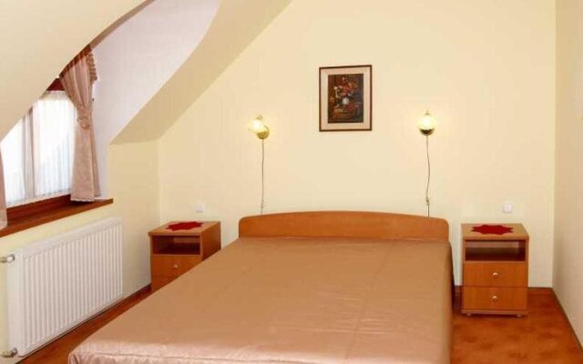 Pihenőkereszt Panzió