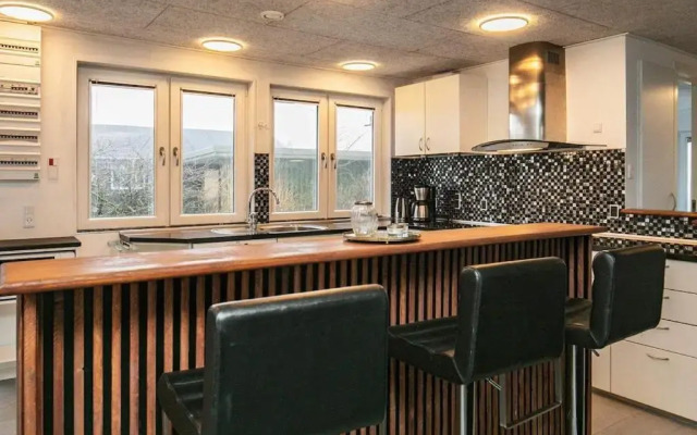 Four-Bedroom Holiday home in Vinderup 2