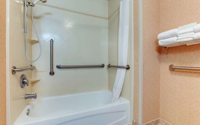 Hampton Inn & Suites St. Louis-Edwardsville