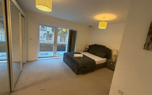 Cosy London Apartment Near River Thames