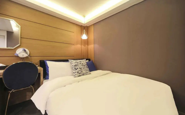 Bay hotel