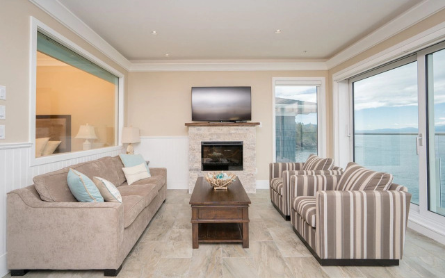 SookePoint Ocean Cottage Resort