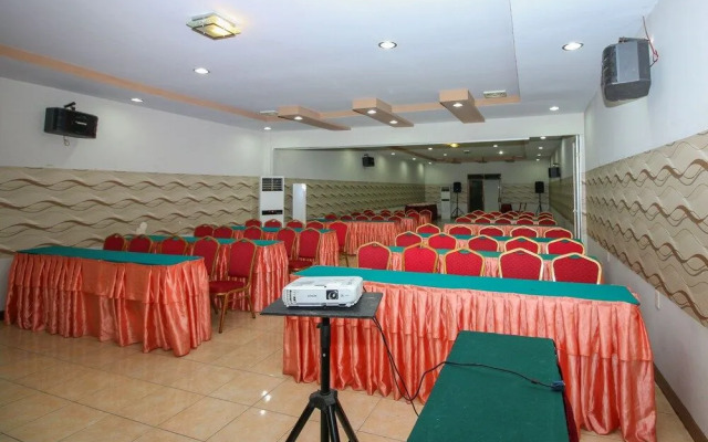 Airy Medan Helvetia Tengku Amir Hamzah 38