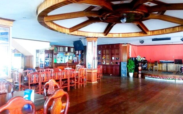 Mekong Breeze Hotel
