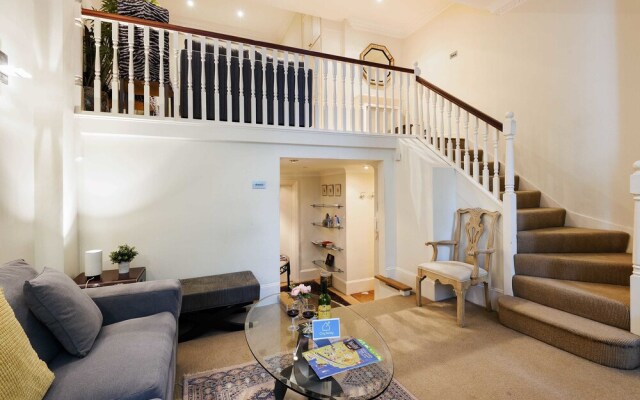 The South Kensington Courtfield Gardens - SM01