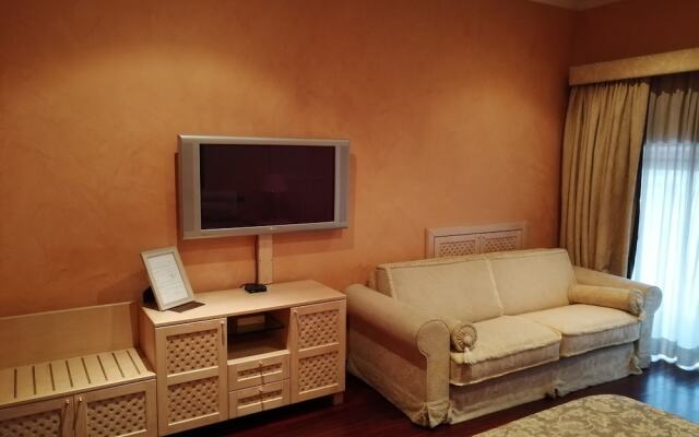 Colosseo Studio Suites