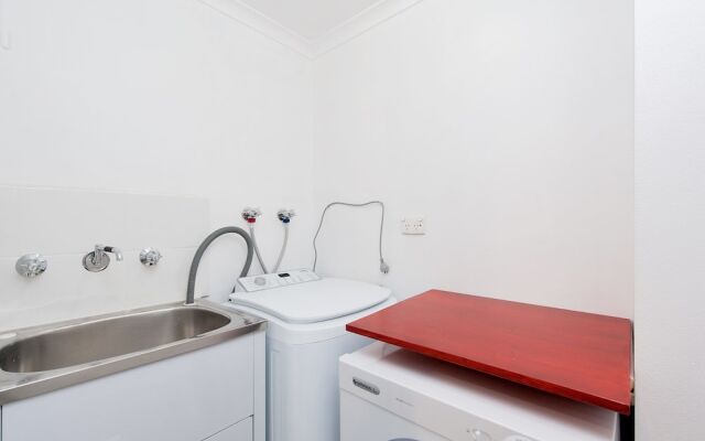 Nicholli, Bay Parklands, Unit 21/2 Gowrie Avenue