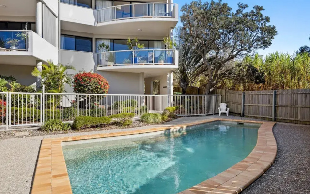 Pristine 2-bed Apartment With Pool and Balcony