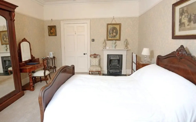 Llangattock Park House