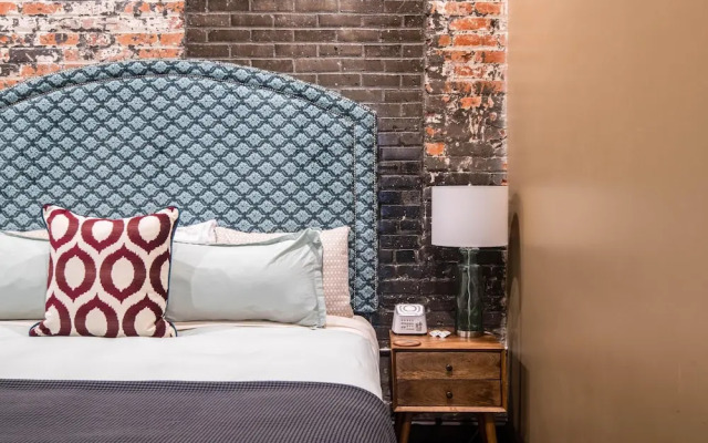 80 LEX 202 Iconic Location Park Free Off Street