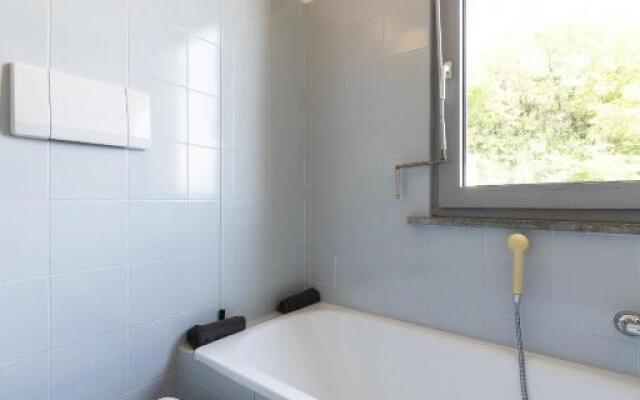 2-Bedroom Lakeview Apartment Bella Gaeta