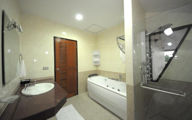 Maeklong Marina Resort