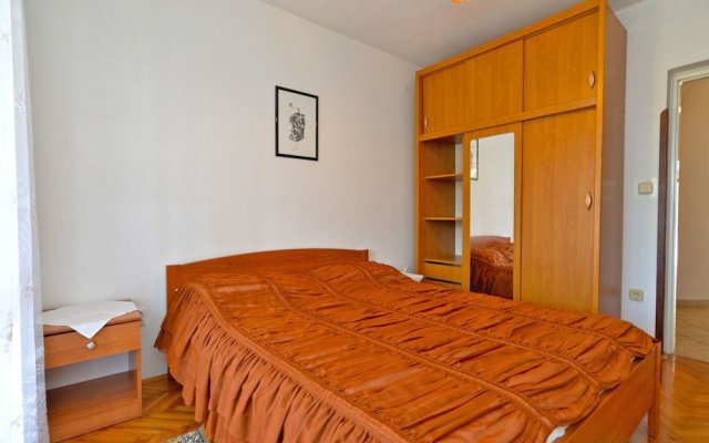 Apartment 1633