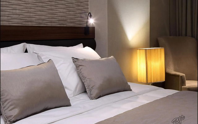 RYS Hotel & Restaurant