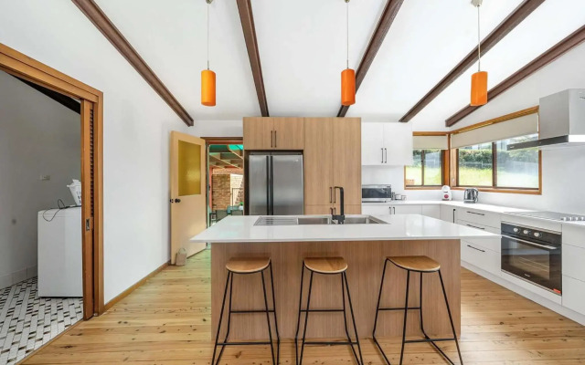 CLOUD NINE Gerringong 4pm Check Out Sundays except Peak season