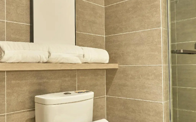 Atour Hotel (Ningbo Tianyi Square)