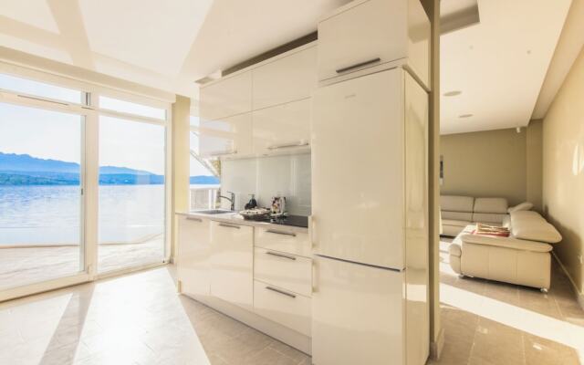 Luxury at Villa Cama - Your Dream Vacation Rental!