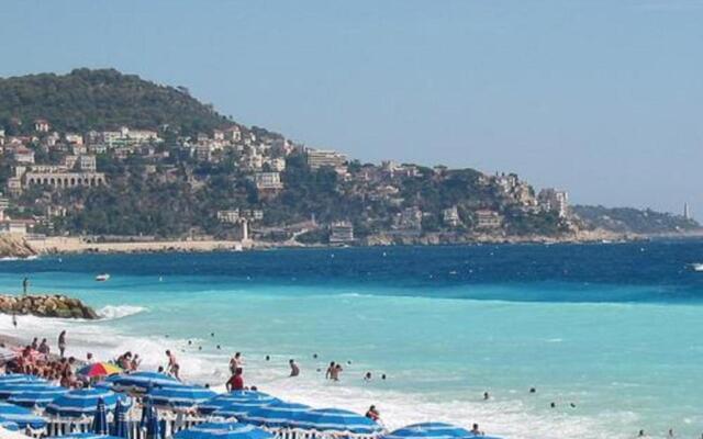 Ross 5- F2, Lumineux, Balcon, Loft, Clim, Vieux-Nice