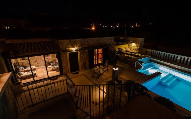 Studio Antica, Apartment With a Private Swimming Pool
