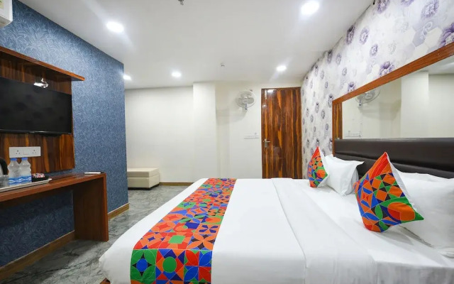 Fabhotel Mona Continental