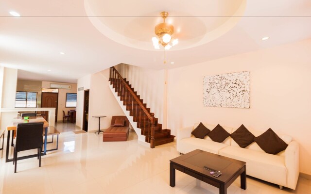 Pratumnak Town Villa By Pattaya Sunny