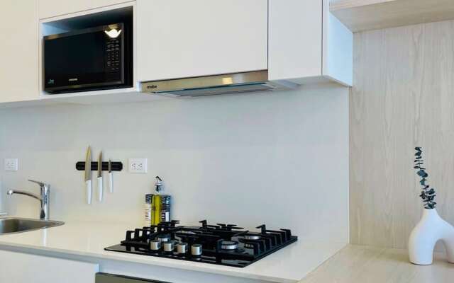 w Amazing 1BR With Balcony in Chico