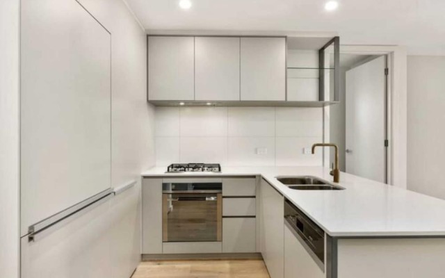 New Spacious 2 Bedroom With Gorgeous City Views