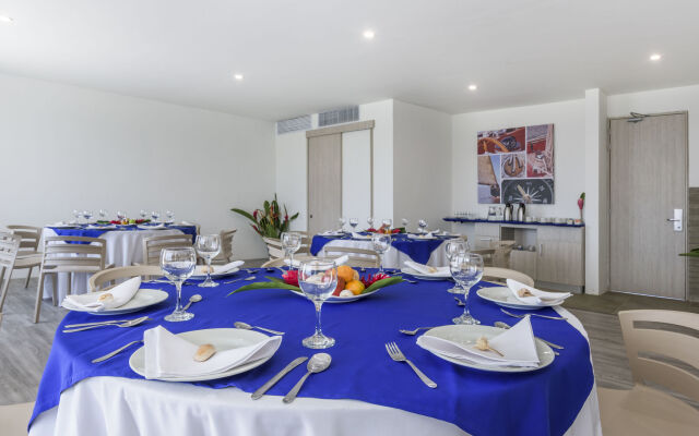 Pop Art Hotel CLC Puerto Mamonal Cartagena