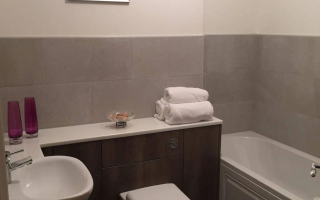 Turnberry Apartments