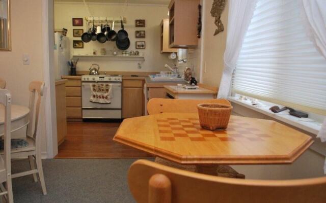 350 10th Ave