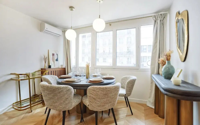 Apartment in the Center of Paris