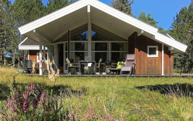 10 Person Holiday Home in Albaek