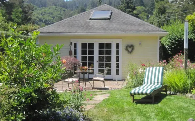 Tam Valley Bed & Breakfast