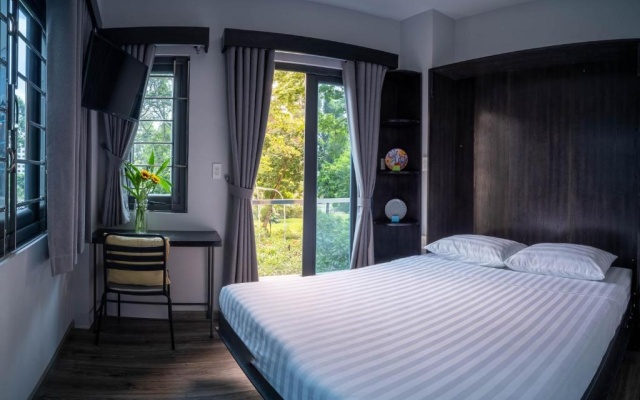 Brand New Cozy Home in D1 wBalcony – Guest Rooms – Ho Chi Minh City