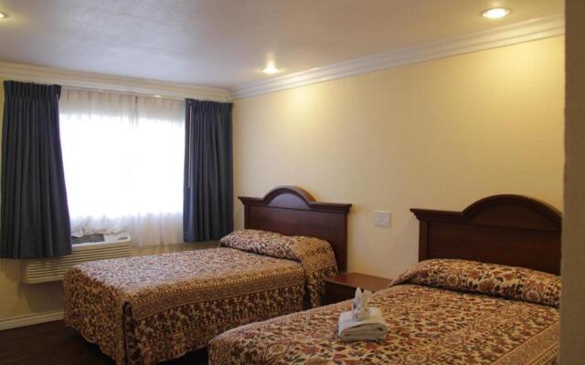 Inland Inn & Suites