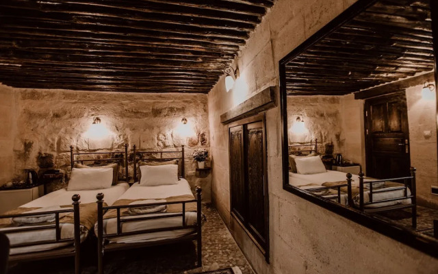 Young Cave Hotel