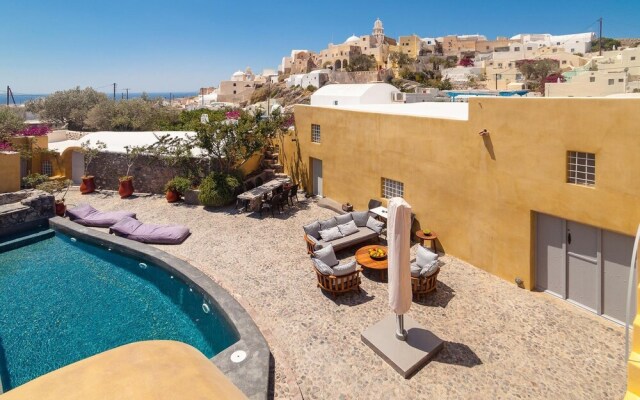 Casa House in Santorini