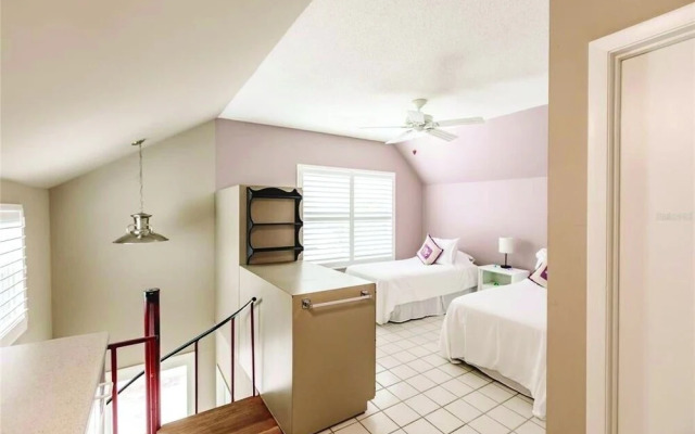 Tropical Siesta 2 Bedroom Home by RedAwning