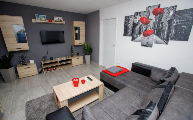 7 Days Premium Apartment