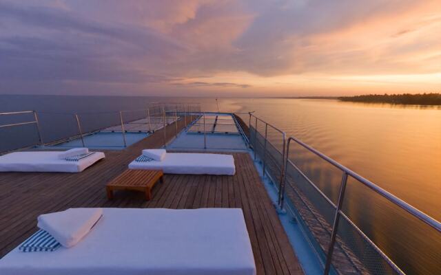 The Oberoi Vrinda, Luxury Kerala Cruiser