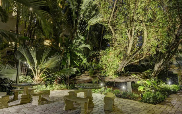 Designer Decorated Palm Beach Hotel NEW