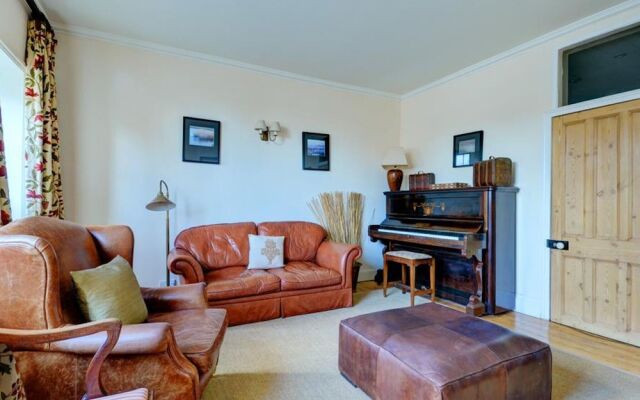 Charming Holiday Home in Blakeney With Garden