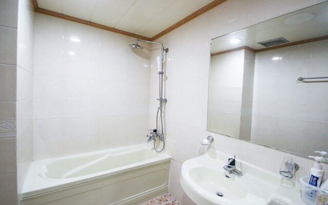 Jeonju Uadong Urban Stay Hotel
