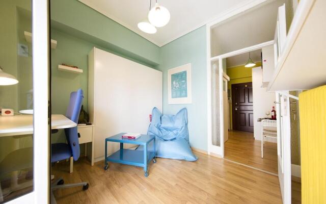 Startupper's Pad in real Athenian n.hood by VillaRentalsgr