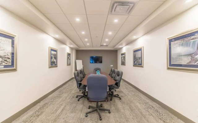 Vittoria Hotel and Suites