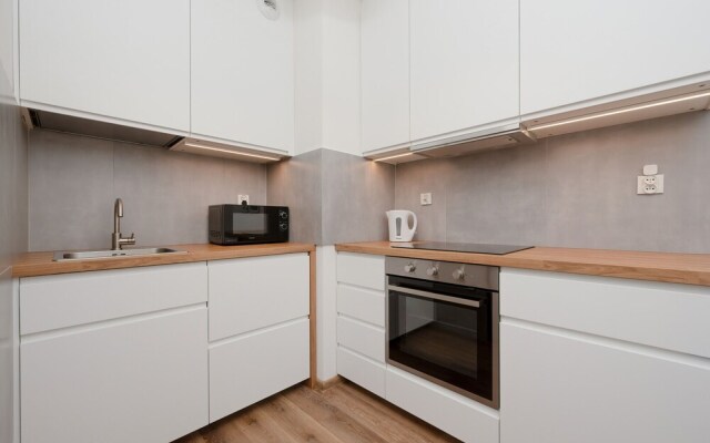 Apartment Legnicka by Renters