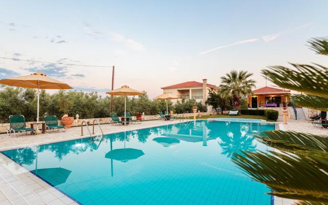 Astros Poolside Home - Summer Hideout