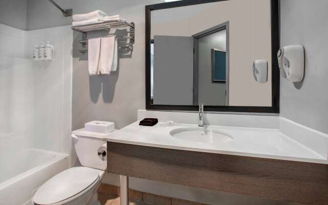 Days Inn & Suites by Wyndham Moncton