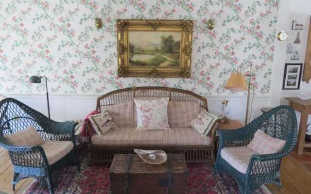 105 Fox Hill Road - Three Bedroom House