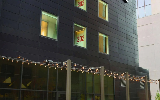 Radisson RED Minneapolis Downtown